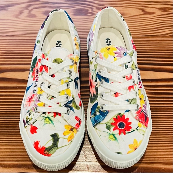 Superga Shoes - HP! 🌺🌼🌸Superga (Rare!) Fanrasow Floral Sneaker